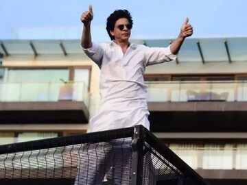 शाहरूखला वाढवायची आहे मन्नतची उंची! तेवढ्या पैशात वांद्र्यात येतील 20 घरं शाहरूखला वाढवायची आहे मन्नतची उंची! तेवढ्या पैशात वांद्र्यात येतील 20 घरं