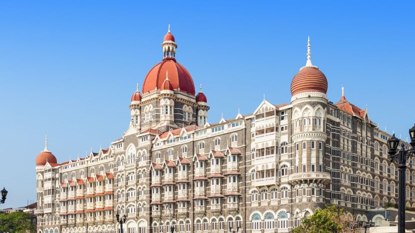 माहितीसाठी म्हणून सांगतो की, Taj Hotel हे जमशेदजी टाटा यांनी बनवलं आहे, आता हे टाटा समुहाच्या अंडर आहे.