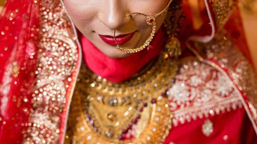 या टोळीचा सूत्रधार सुमेर सिंग याने असा पुरुषांना टार्गेट केलं ज्यानं काहीही करुन लग्न करायचे होते किंवा त्यांच्यावर लग्न करण्याचा दबाव होता पण त्यांना लग्नासाठी मुली मिळत नव्हत्या