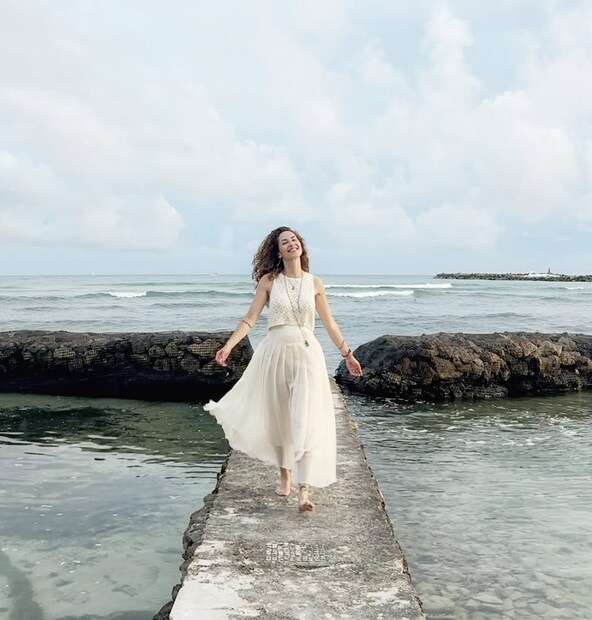  हृतिक रोशनसोबत 'काइट्स' या चित्रपटातून बार्बरा मोरीने बॉलिवूडमध्ये पदार्पण केलं होतं. या चित्रपटात ती सुपरस्टारच्या बरोबर मुख्य भूमिकेत दिसली होती, पण 'काइट्स'ने बॉक्स ऑफिसवर वाईट कामगिरी केली. तिचा पहिला चित्रपट फ्लॉप होताच अभिनेत्रीने हिंदी चित्रपटांकडे पाठ फिरवली. 