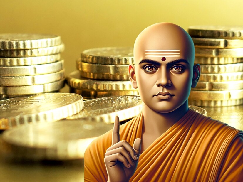  चाणक्य नीतीनुसार, ज्या घरात अन्नाचा अपव्यय होतो, त्या घरात नेहमी आर्थिक समस्या येतात. पण जिथे अन्नाचा अपव्यय होत नाही आणि अन्नाचा आदर केला जातो, तिथे देवी लक्ष्मी नेहमी वास करते आणि पैसा येणे कधीही थांबत नाही. कारण आपल्या संस्कृतीत अन्नाला देवाच्या समान मानले जाते. त्यामुळे तुम्हाला श्रीमंत व्हायचे असेल, तर सर्वात आधी तुमच्या घरात अन्नाचा अपव्यय करणे टाळा.