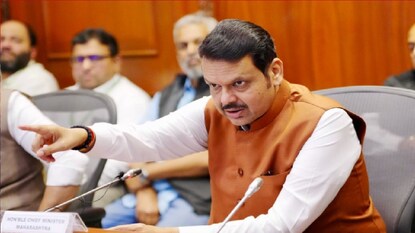 देवेंद्र फडणवीस (मुख्यमंत्री) देवेंद्र फडणवीस (मुख्यमंत्री)