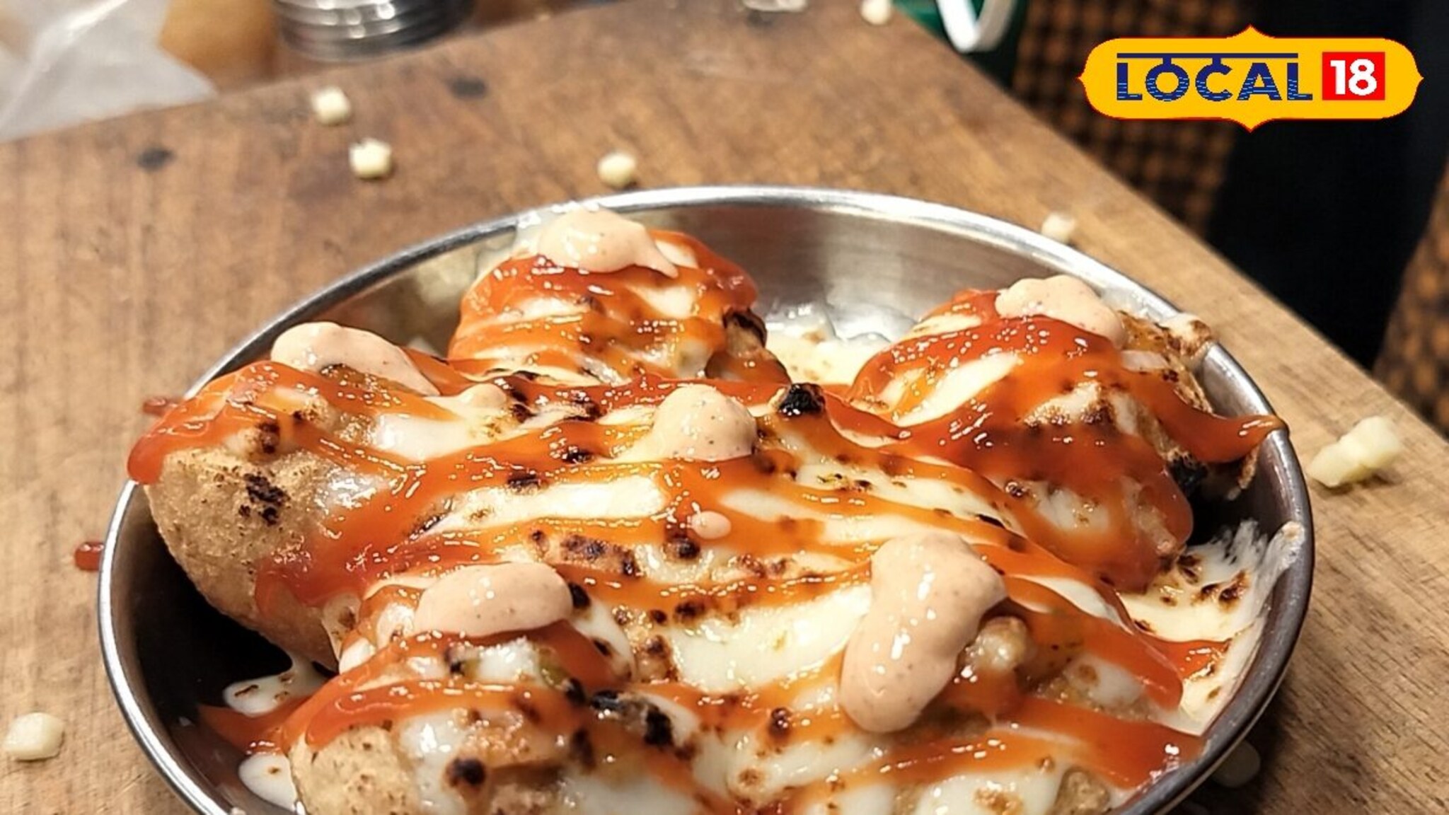 चपटीत सोडा, पुण्यात मिळतेय चक्क फायर पिझ्झापुरी, खाण्यासाठी खवय्यांची गर्दी