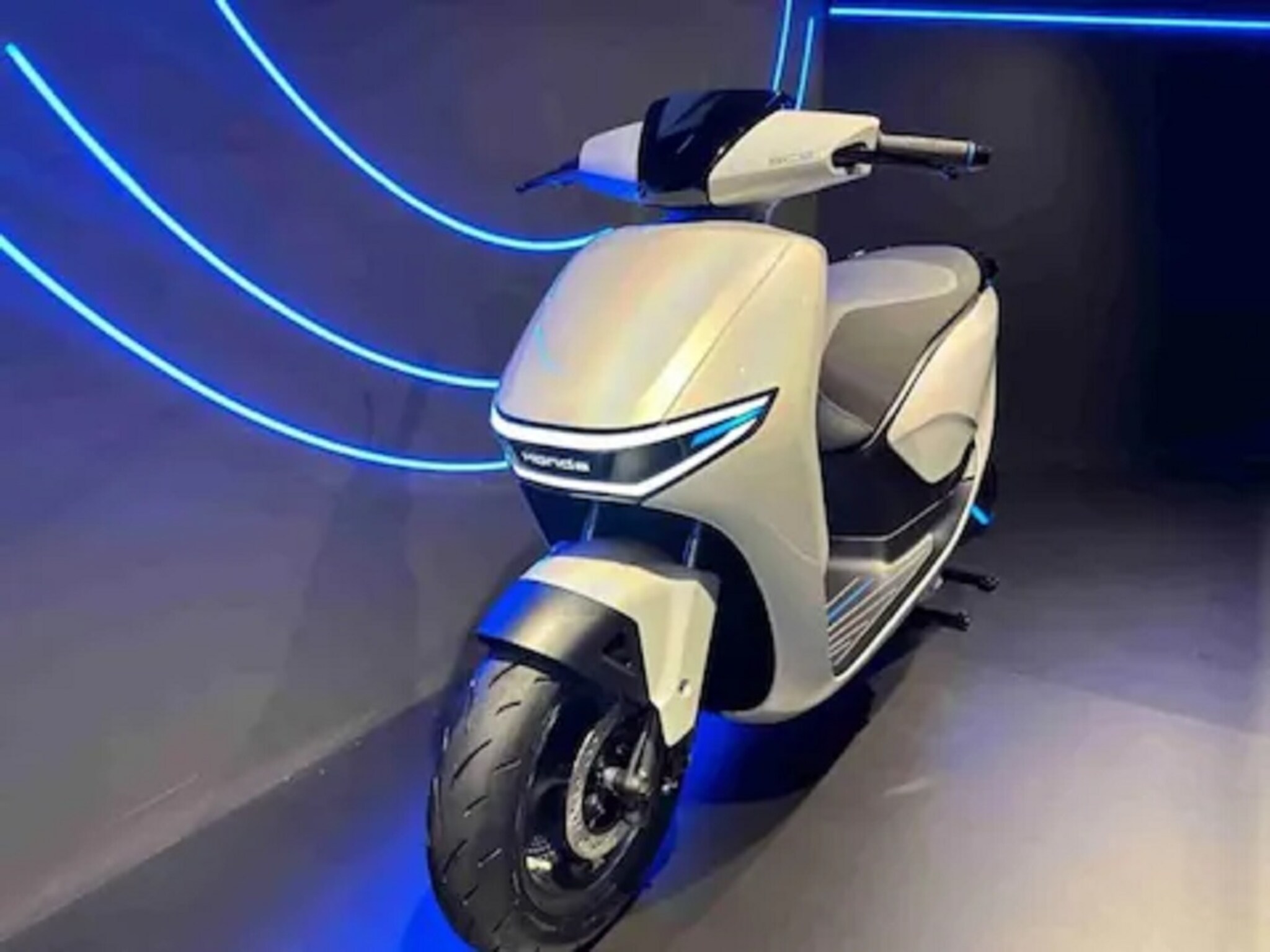 किती दिवस पेट्रोलवर पैसे खर्च करणार? Bike पेक्षा कमी किंमतीत टॉप 7 स्कुटर, 150 किमी नो टेन्शन!