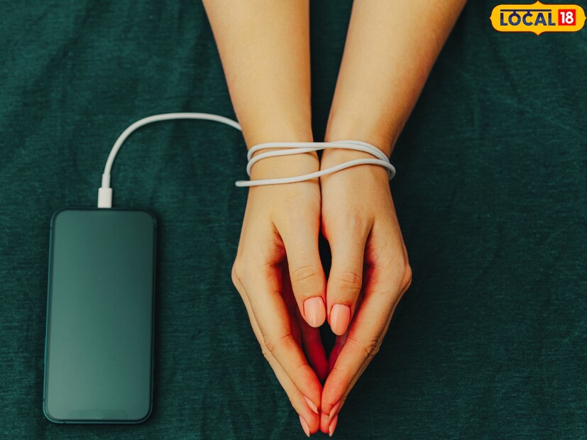 आपण जर सतत रील्स बघत बसलो, तर आपल्या मनात अस्वस्थता वाढू लागते. खरंतर या व्हिडिओज् अशाच बनवलेल्या असतात की, त्या सतत बघाव्याशा वाटतात. त्यामुळे त्याचं आपल्याला व्यसन लागू शकतं. 