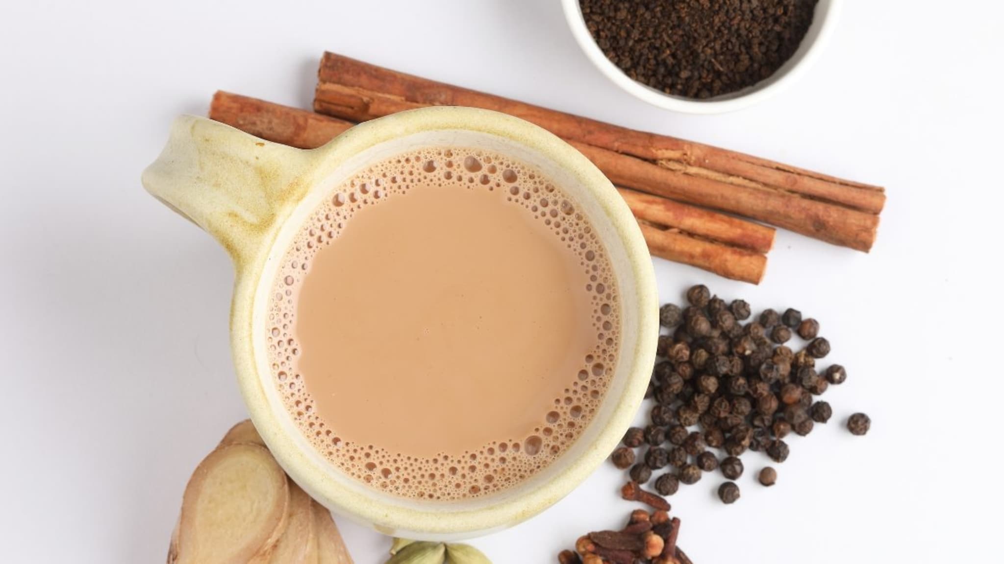 चहाप्रेमींनो... हा मसालेदार चहा चवीबरोबर आरोग्यासाठीही फायद्याचा; कसा तयार कराल चहाचा मसाला? जाणून घ्या रेसिपी