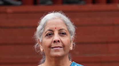 Union Budget 2025: 64 वर्ष जुना आयकर कायदा बदलणार? नवं विधेयक सादर होण्याची शक्यता Union Budget 2025: 64 वर्ष जुना आयकर कायदा बदलणार? नवं विधेयक सादर होण्याची शक्यता