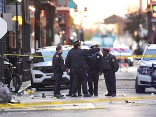 नरसंहारावर उतरला ड्रायव्हर; पोलिसांवरही झाडल्या गोळ्या, अमेरिका दहशतवादी हल्ल्याने हादरली