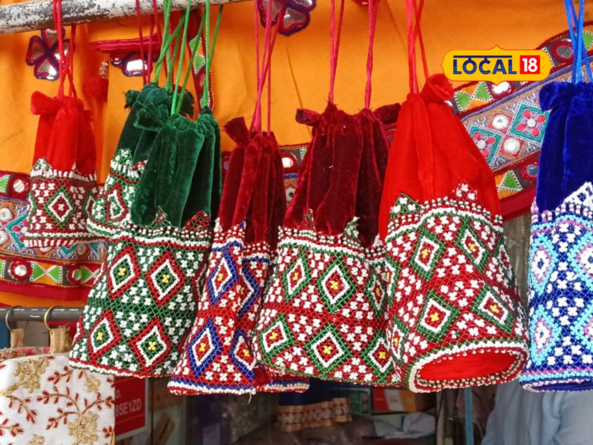 मकर संक्रांतीची करा शॉपिंग,60 रुपयांपासून मिळतील वस्तू,खरेदीसाठी हे बेस्ट ऑप्शन