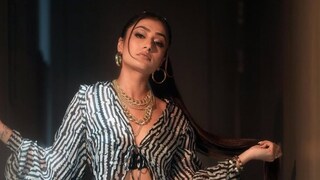 धनश्रीचा एक फोटो चर्चेत आला आहे, ज्यामध्ये ती सुप्रसिद्ध कोरिओग्राफरसोबत दिसत आहे.