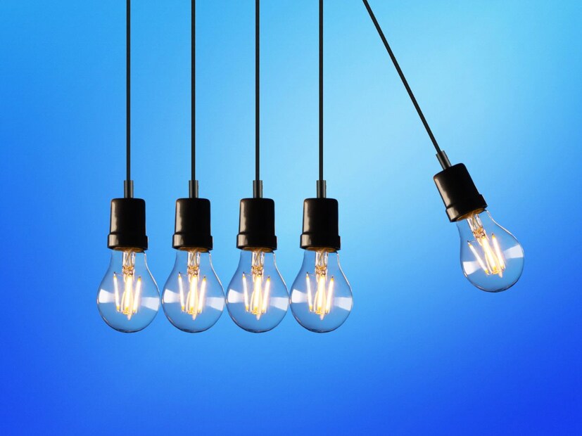 समजा तुम्ही LED बल्ब दररोज 12 तास चालू ठेवलात. जर तुम्ही 30 दिवस दररोज 12 तास एलईडी बल्ब लावला तर तो एकूण 3.6 युनिट वीज वापरेल.