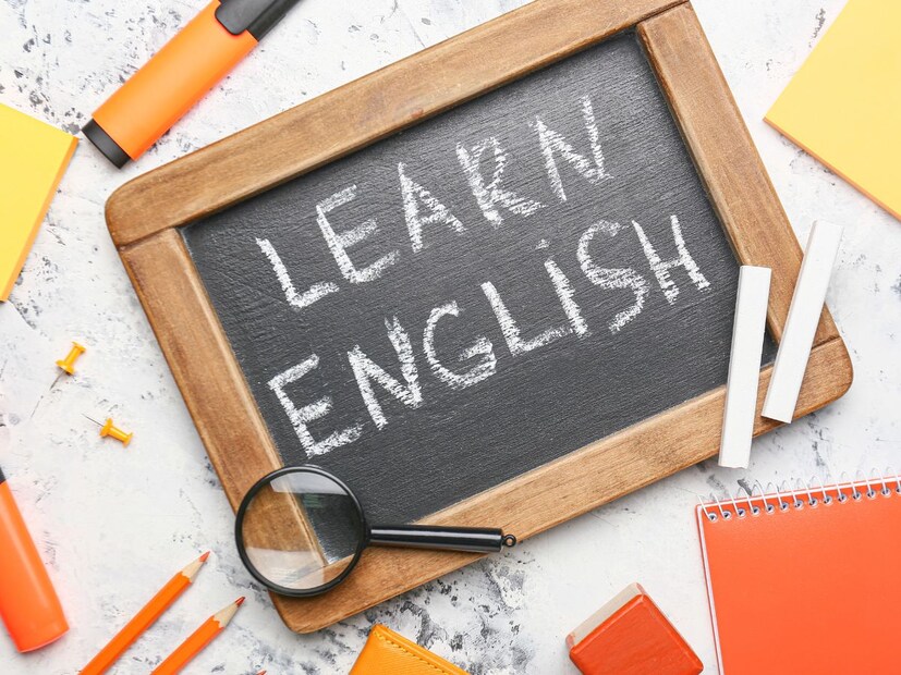 इंग्रजीतील असे काही शब्द आहेत जे लोकांना कन्फ्युज करतात. खरंतर हे असे शब्द आहेत ज्यांना वाचताना त्याचं pronounce सारखाच होतो. पण त्याची स्पेलिंग आणि अर्थ वेगवेगळा असतो. इंग्रजीतील असे काही शब्द आहेत जे लोकांना कन्फ्युज करतात. खरंतर हे असे शब्द आहेत ज्यांना वाचताना त्याचं pronounce सारखाच होतो. पण त्याची स्पेलिंग आणि अर्थ वेगवेगळा असतो.