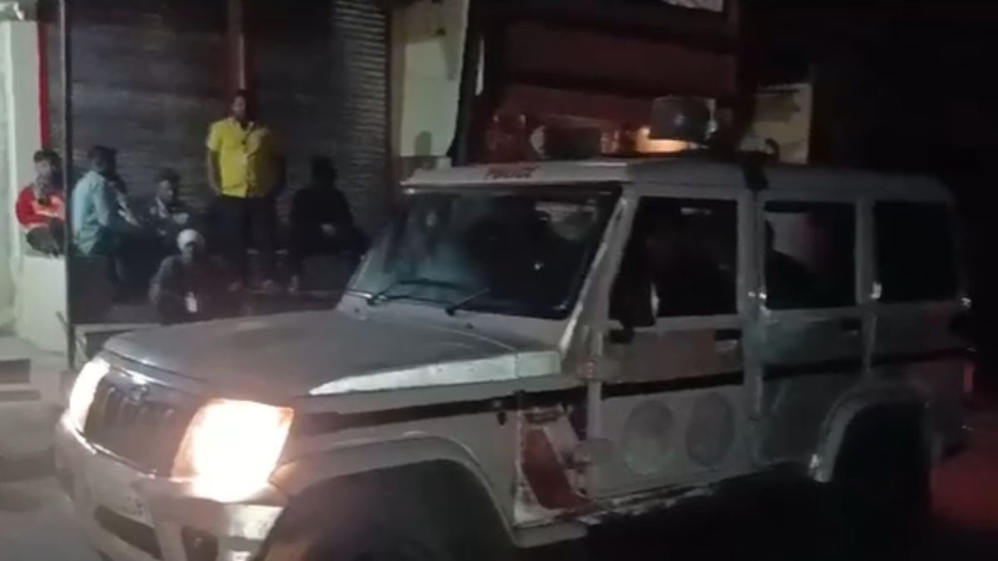 जळगावमध्ये 31 डिसेंबरच्या रात्री दगडफेक, 15 दुकानं जाळली, नेमकं काय घडलं?