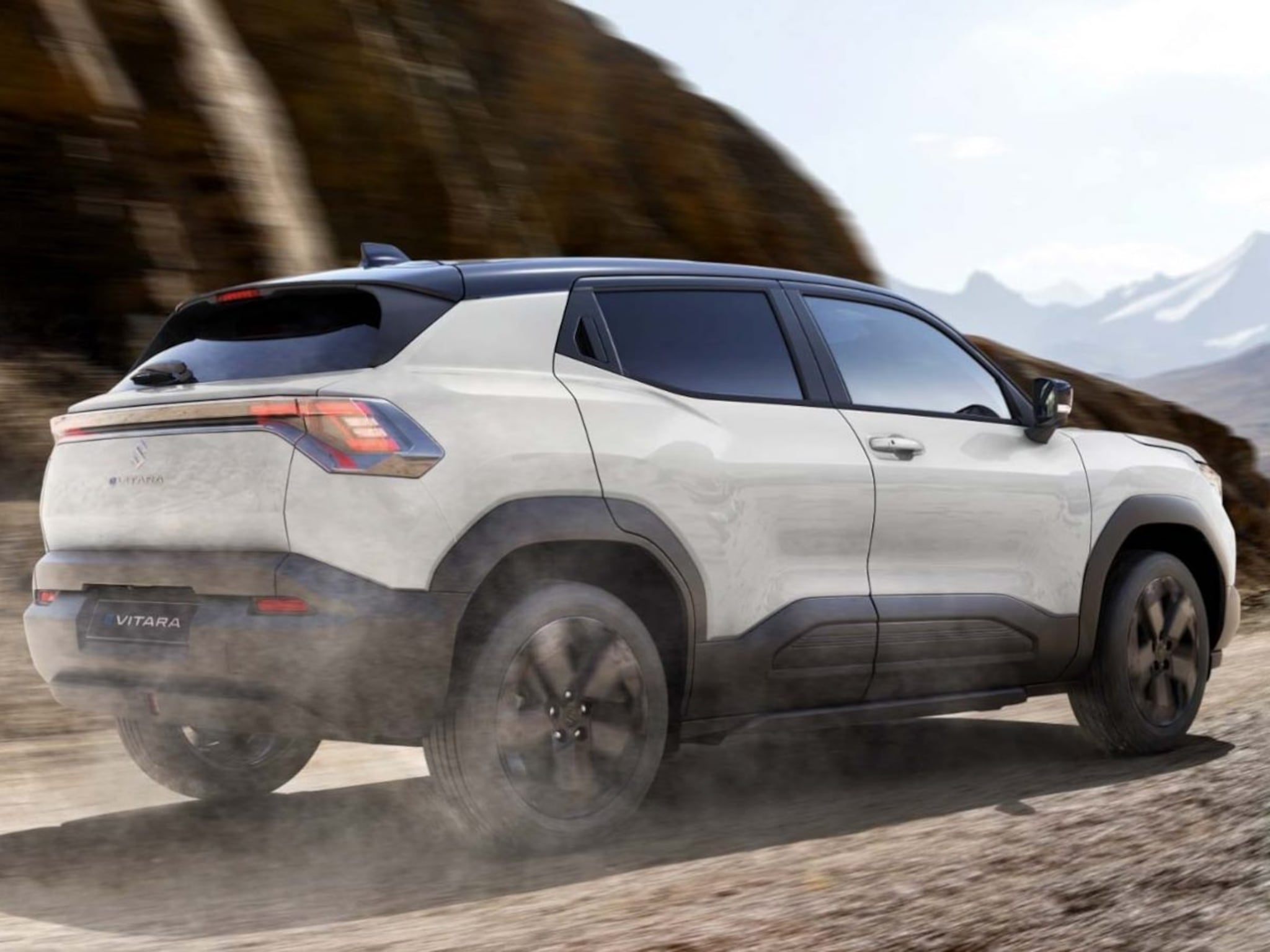 Maruti ने अखेर डाव टाकला, पहिली इलेक्ट्रिक SUV केली लाँच, किंमतही केली जाहीर