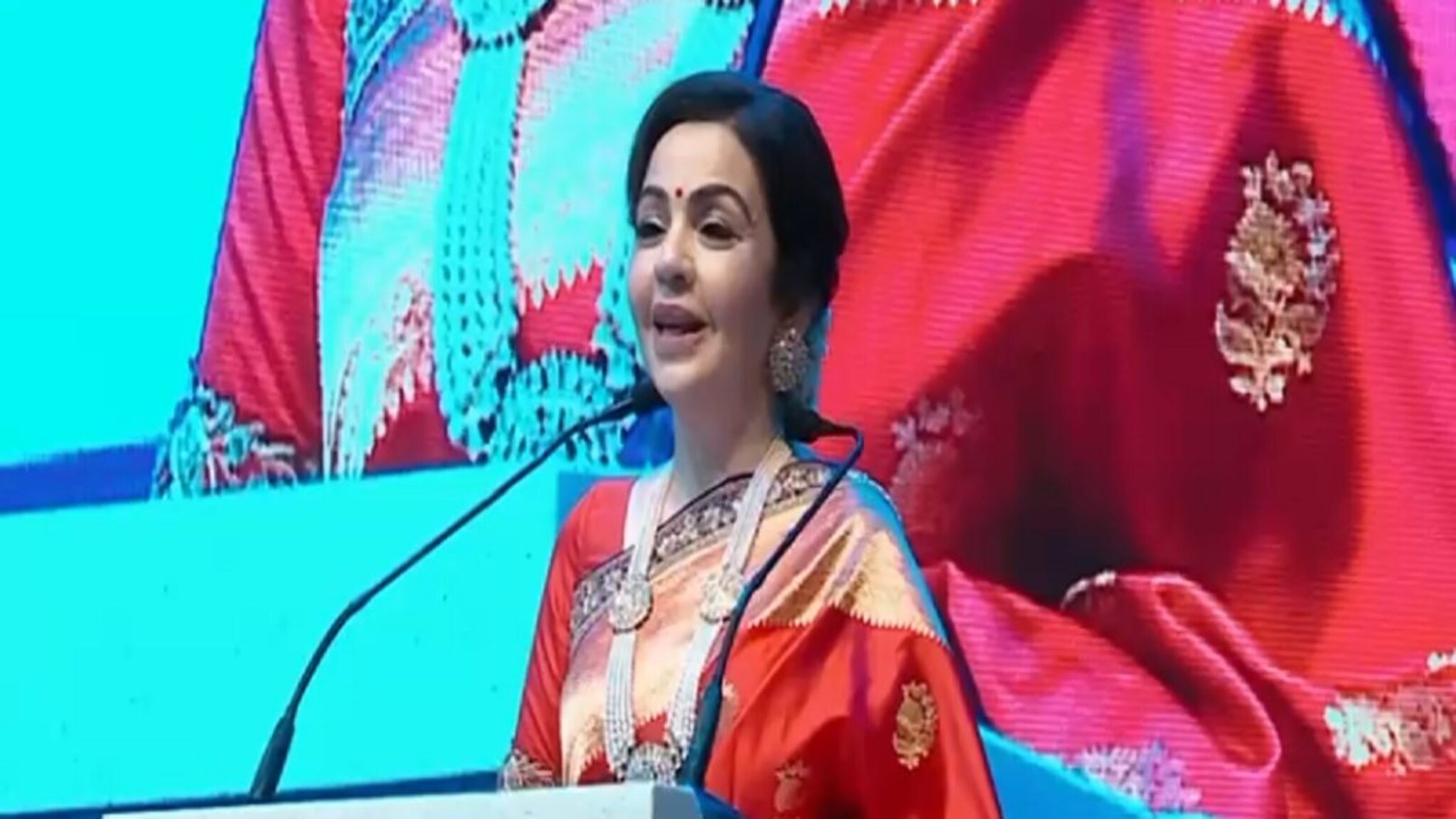 धीरुभाईंचं स्वप्न मुकेश यांनी पूर्ण केलं, नीता अंबानींकडून आठवणींना उजाळा, VIDEO