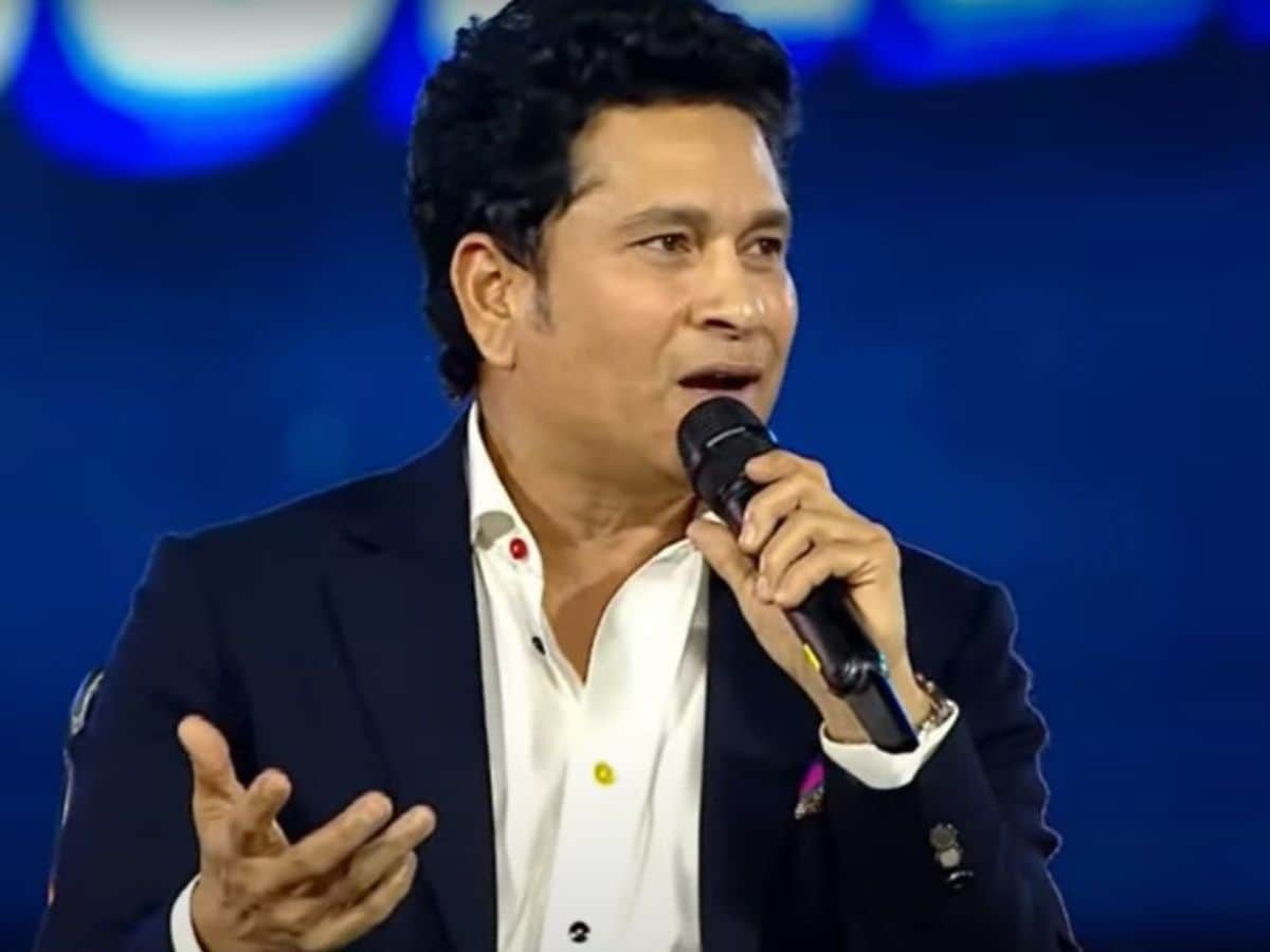 सचिन तेंडुलकरला त्याच्या 24 वर्षाच्या क्रिकेट इतिहासात अशी कामगिरी कधीच करता आली नव्हती. पण आता त्याच्या मुलाने ही कामगिरी केली आहे. 