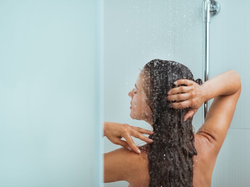 त्यामुळे अंघोळ करताना स्पेशली शॉवर घेताना लघवी करण्यास अजिबात संकोच करू नका.