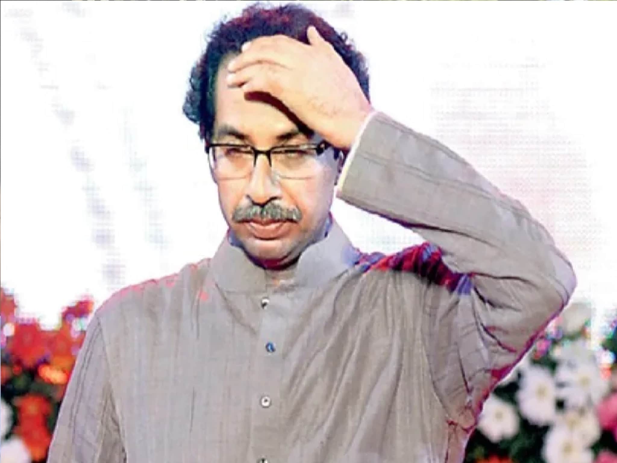Uddhav Thackeray : BMC निवडणुकीआधी ठाकरेंना मोठा झटका, नवी मुंबईनंतर भिवंडीत शिंदेंनी पाडलं खिंडार!