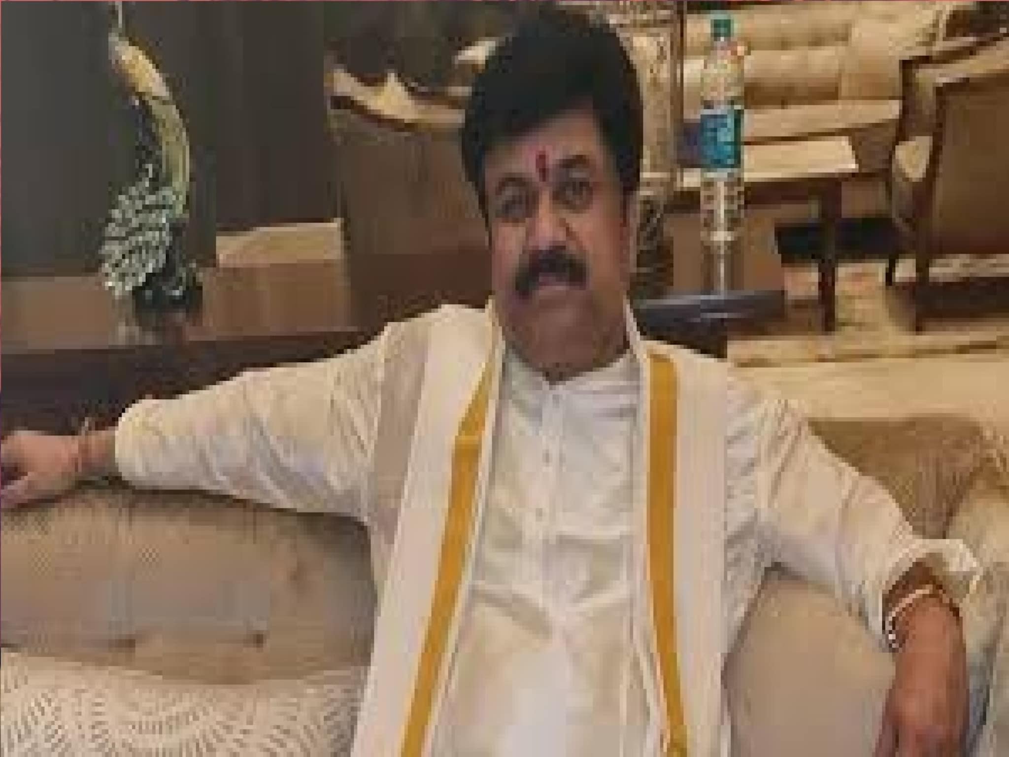 Walmik Karad : वाल्मिक कराडच्या नावे परदेशातही संपत्ती? सरकारी वकिलांच्या दाव्यावर भुवया उंचावल्या