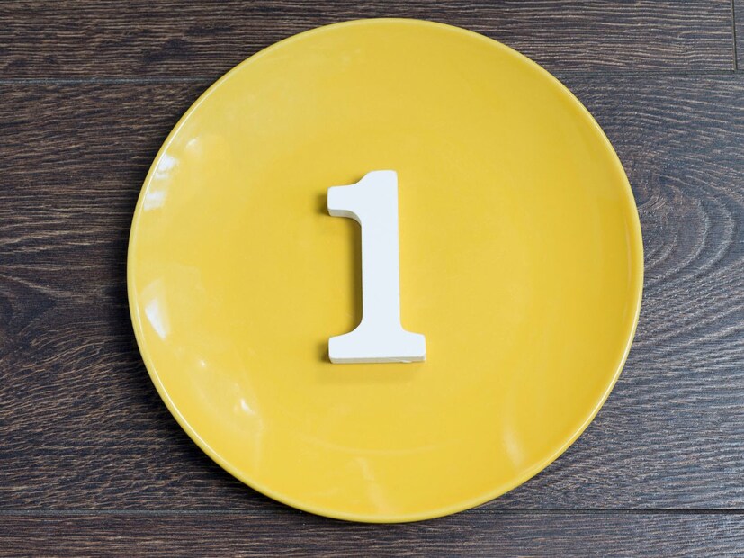 मूलांक 1 - मूलांक 1 असलेले लोक नेतृत्वाच्या भूमिकेत चांगले असतात. त्यांनी अशा करिअरमध्ये वाटचाल करावी जिथे त्यांना निर्णय घेण्याची, दिशा देण्याची आणि संस्थेचे नेतृत्व करण्याची संधी मिळेल. हे लोक उद्योजकता, व्यवस्थापन आणि नेतृत्वाशी संबंधित क्षेत्रात यश मिळवू शकतात. मूलांक 1 - मूलांक 1 असलेले लोक नेतृत्वाच्या भूमिकेत चांगले असतात. त्यांनी अशा करिअरमध्ये वाटचाल करावी जिथे त्यांना निर्णय घेण्याची, दिशा देण्याची आणि संस्थेचे नेतृत्व करण्याची संधी मिळेल. हे लोक उद्योजकता, व्यवस्थापन आणि नेतृत्वाशी संबंधित क्षेत्रात यश मिळवू शकतात.