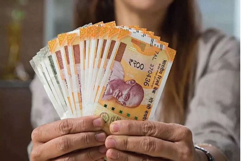 कर्क राशीच्या लोकांना चांगले पैसे मिळण्याची शक्यता आहे. तुमच्या आयुष्यात आनंदाचे प्रसंग येतील. तुम्हाला काही मोठी गोष्ट मिळू शकते. अडकलेले काम पूर्ण होईल. तुमचा कामातील आत्मविश्वास वाढेल. पैसे मिळण्याचे नवीन मार्ग सापडतील. तुम्हाला प्रत्येक कामात कुटुंबातील सदस्यांचा पाठिंबा मिळेल.
