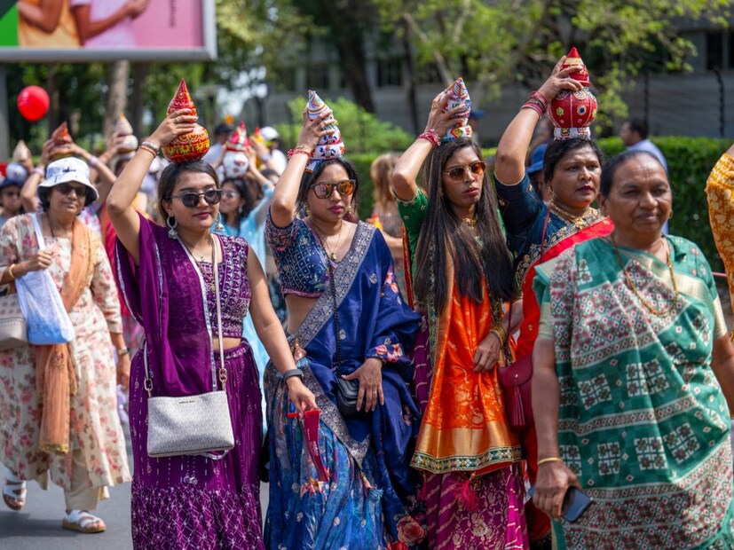 याप्रसंगी बोलताना दक्षिण आफ्रिकेचे उपाध्यक्ष पॉल माशाटाइल म्हणाले, “BAPS कुटुंब, महंत स्वामी महाराज आणि सेवकांचे मी आभार मानतो. &quot;हे मंदिर तुमच्या तपश्चर्येने, भक्तीने आणि समर्पणाने बांधले गेले आहे.&quot; तो म्हणाला.