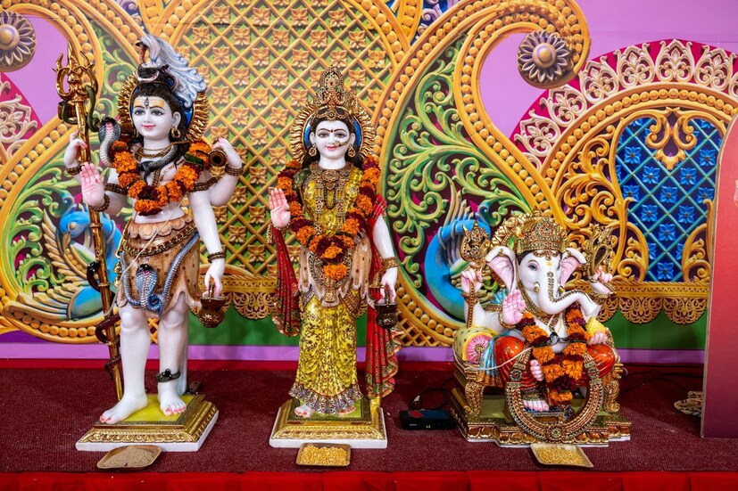 हे मंदिर फक्त एक मंदिर नाही. हे भक्ती, त्याग, समर्पण आणि एकतेचे प्रतीक आहे. ते बांधण्यासाठी शेकडो स्वयंसेवकांनी त्यांचे श्रम, निधी आणि वेळ दान केला. &quot;हे मंदिर भक्तांच्या निःस्वार्थ सेवेचे आणि गुरुंच्या आशीर्वादाचे फळ आहे.&quot; &quot;हे भक्ती, संस्कृती आणि सामुदायिक सेवेचे केंद्र बनणार आहे.&quot;
