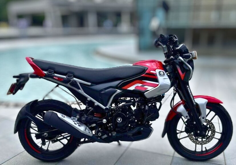 Bajaj Freedom 125 बाईकची फीचर्स : बाजा फ्रीडम बाईकमध्ये दमदार 125cc सीसी इंजिन आहे. जे उत्तम पॉवर तसेच जबरदस्त मायलेज देते. त्याची डिझाइन खूप आकर्षक आहे आणि ती तरुणांना तसेच कुटुंबाला लक्षात घेऊन डिझाइन केली गेली आहे. या बाईकमध्ये तुम्हाला डिजिटल डिस्प्ले, एलईडी लाईट्स आणि आरामदायी बसण्याची सुविधा यासारख्या अनेक उत्तम फीचर्स मिळतात. या आरामदायी बसण्याची सुविधा तुमच्यासाठी एक उत्तम ऑप्शन बनवते.
