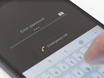 मोबाईलचा पासवर्ड विसरलाय? कसा अनलॉक करावा? घ्या जाणून 