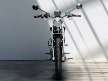 Royal Enfield ची लुनासारखी 'बुलेट' पाहून लोकांना बसला शॉक, PHOTOS व्हायरल