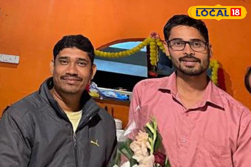 पवन आणि रवी यांच्याशी लोकल18 ने संवाद साधला. तेव्हा ते सांगतात की, आम्ही दोघे लहानपणापासूनचे मित्र आहोत. शिक्षण सुद्धा आमचं सोबतच झालेलं. इंजिनिअरिंगनंतर आम्ही दोघांनी दोन वर्षे दोन वेगवेगळ्या कंपन्यांत काम सुद्धा केले. पण, मनात नेहमी विचार यायचा की, स्वतःचा व्यवसाय उभारावा. अशातच आम्ही 2015 मध्ये 3 लाखांची गुंतवणूक करून स्वप्नपूर्ती नावाने दुग्ध व्यवसायाला सुरुवात केली. पण 2016 मध्ये रवीला दुबई येथे नोकरीची संधी मिळाली. तेव्हा मग ती संधी सोडायची नाही म्हणून 2 वर्ष ती नोकरी सुद्धा केली. पण त्यात मन रमत नव्हतं. म्हणून 2018 मध्ये स्वतःच्या व्यवसायाचे स्वप्न पूर्ण करण्याच्या उद्देशाने परत आलो, असे रवी सांगतात. 