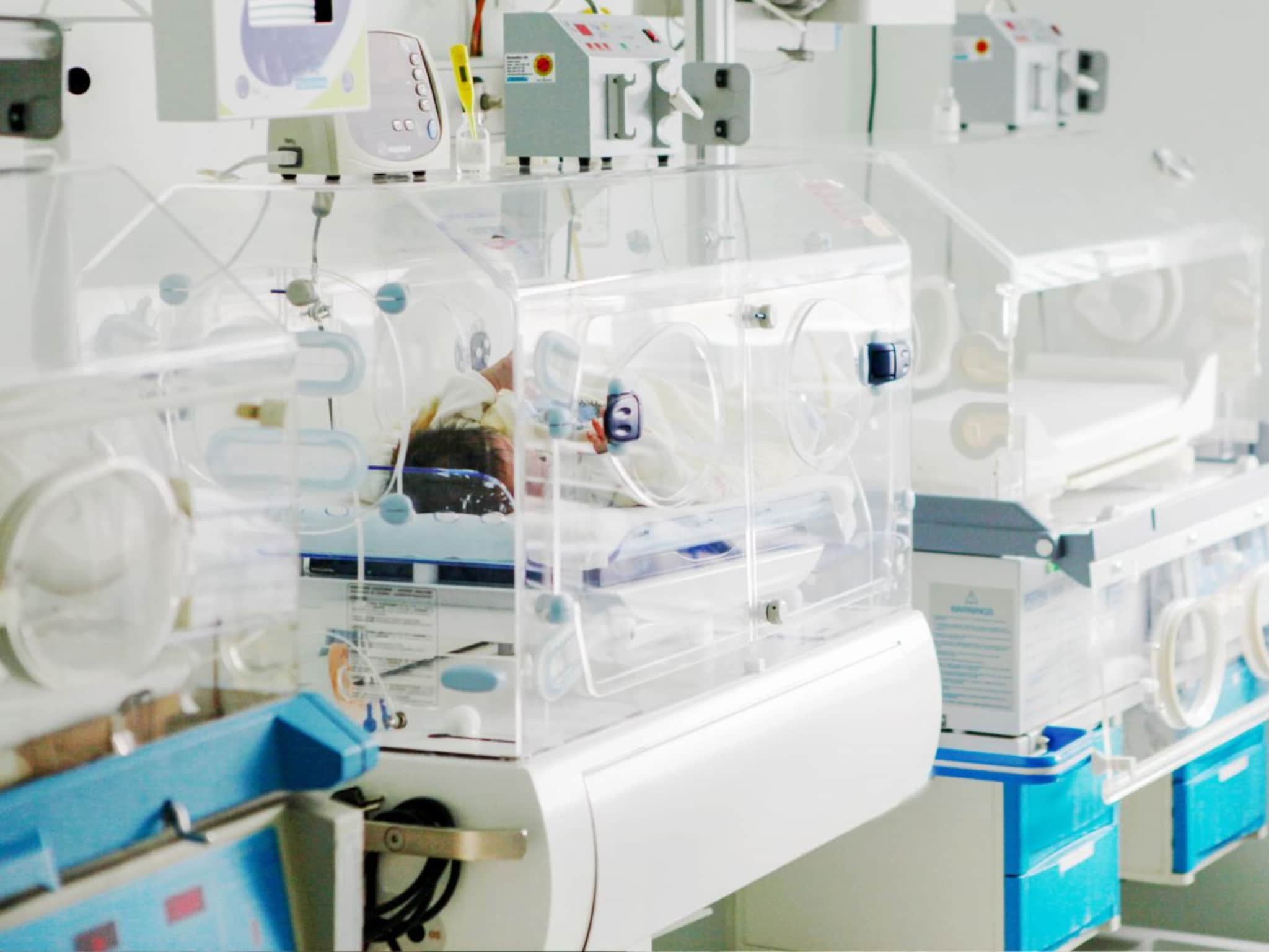 सफरचंदापेक्षा हलकं, तळहातापेक्षा लहान! मुंबईत जन्मलं सगळ्यात छोटं बाळ; जगलं कसं? डॉक्टरही आश्चर्यचकीत! म्हणाले, हा चमत्कार