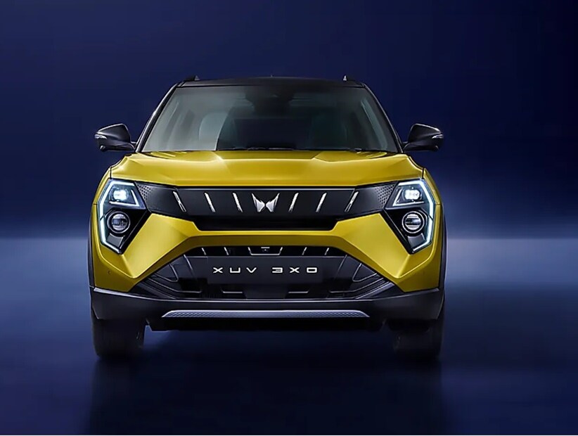  महिंद्रा XUV 3XO एकूण 9 व्हेरिएंट्समध्ये येते. यामध्ये MX1, MX2, MX2 PRO, MX3, MX3 PRO, AX5, AX5L, AX7 आणि AX7L असे 9 व्हेरिएंट आहे. पण जर या व्हेरिएंटमध्ये किंवा तुमच्या आवडत्या रंगामध्ये ही एसयुव्ही उपलब्ध नसेल तर एखाद्यावेळेस तुम्हाला डिलिव्हरी मिळूनही जाईल. पण संपूर्ण फिचर्ससह जर XUV 3XOहवी असेल तर तुम्हाला थोडावेळ वाट पाहावी लागेल. 