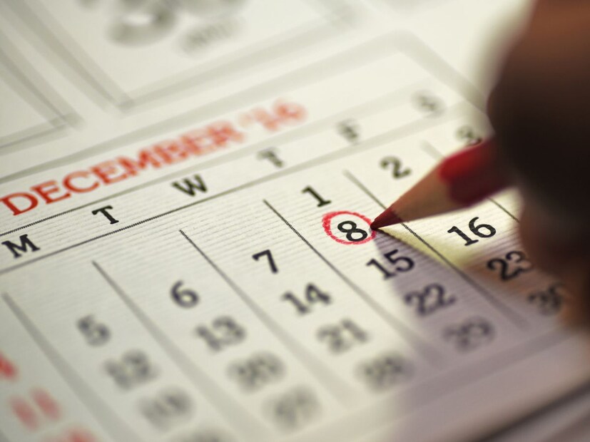 कॅलेंडर आपल्याला दिवस, तारखा, महत्वाच्या घटना लक्षात ठेवायला मदत करतं. पण वर्ष संपताच ते जुनं होतं आणि आपण ते सहज फेकून देतो.