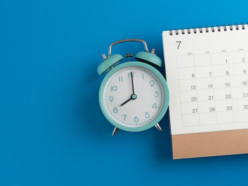 याचं उत्तर आहे कॅलेंडर! मुलीच काय, प्रत्येकजण वर्षभर कॅलेंडरचा वापर करतो आणि नवीन वर्ष येताच ते बदलून टाकतो.