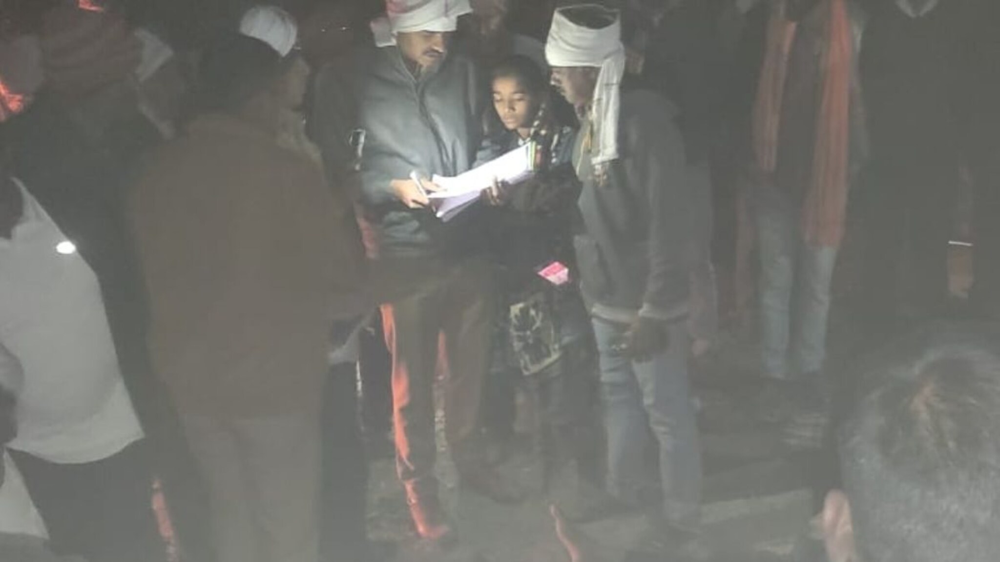 एक चूक अन् खेळ खल्लास, झोपलेल्या जागी 5 जण गाडले, खळबळजनक घटनेनं जालना हादरलं!