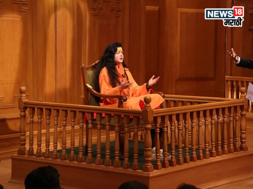 ममता कुलकर्णीने 90 च्या दशकात स्टारडस्ट मासिकासाठी सेमी-न्यूड फोटोशूट केले होते. याबद्दल पत्रकार रजत शर्मा यांनी तिला प्रश्न केला होता. यावर ममता म्हणाली की, त्यावेळी हे फोटोशूट अश्लील मानण्याचे कोणतेही कारण तिला सापडले नाही. 