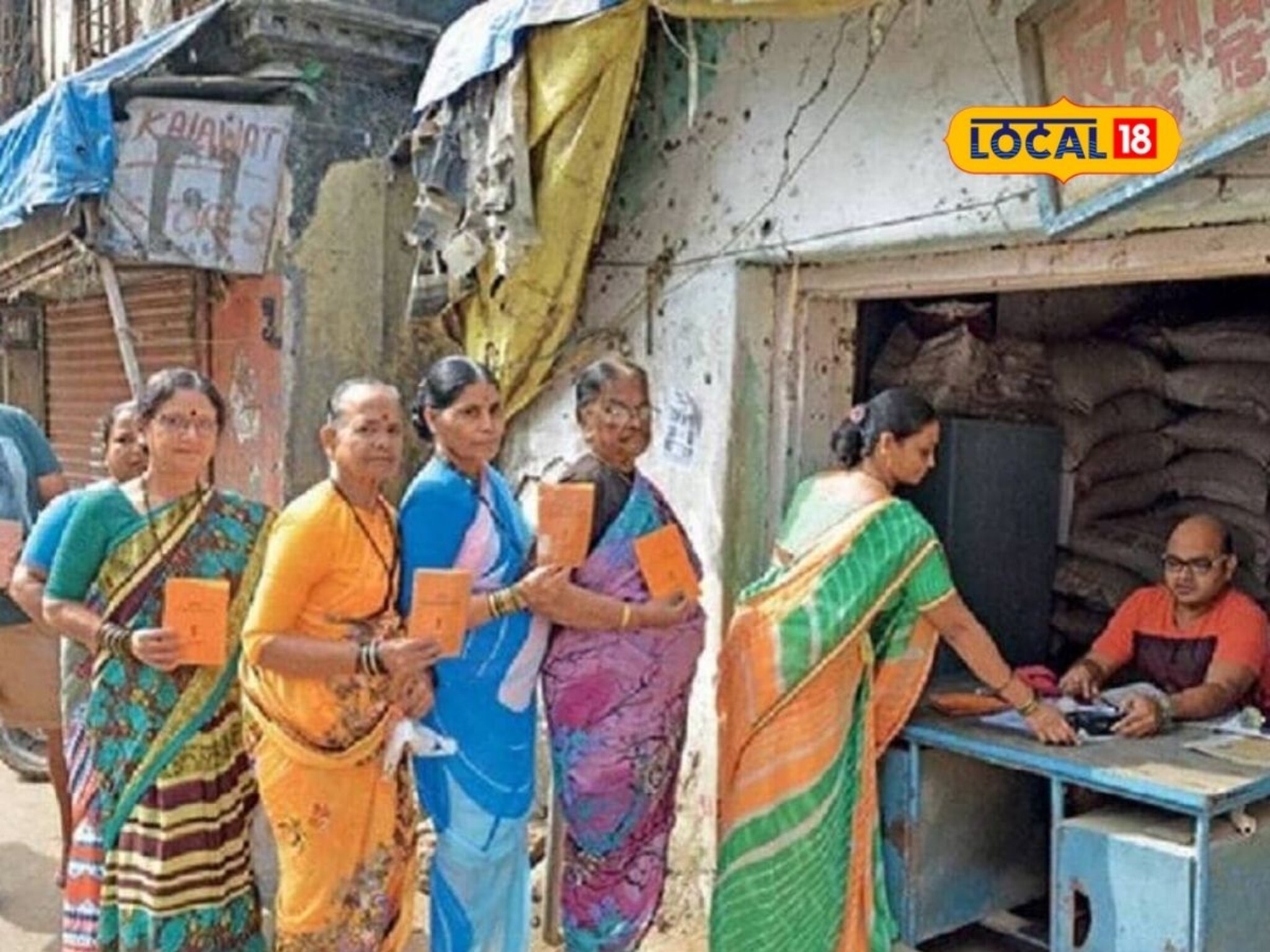 लाडक्या बहिणींना आणखी एक गिफ्ट! आता रेशन कार्डवर मिळणार साडी, काय आहे योजना?