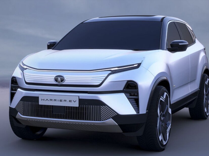 Harrier EV Active.ev+ आर्किटेक्चरवर तयार केलेली आहे  आणि Harrier EV मध्ये सुमारे ५०० किमी रेंज, क्वाड-व्हील-ड्राइव्ह (QWD) ड्युअल-मोटर सेटअप आणि प्रीमियम असे फिचर्स दिले आहे.  