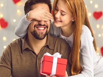 Valentine's Day साठी गिफ्ट शोधताय? द्या Apple चे हे प्रोडक्ट्स, दिवस होईल स्पेशल