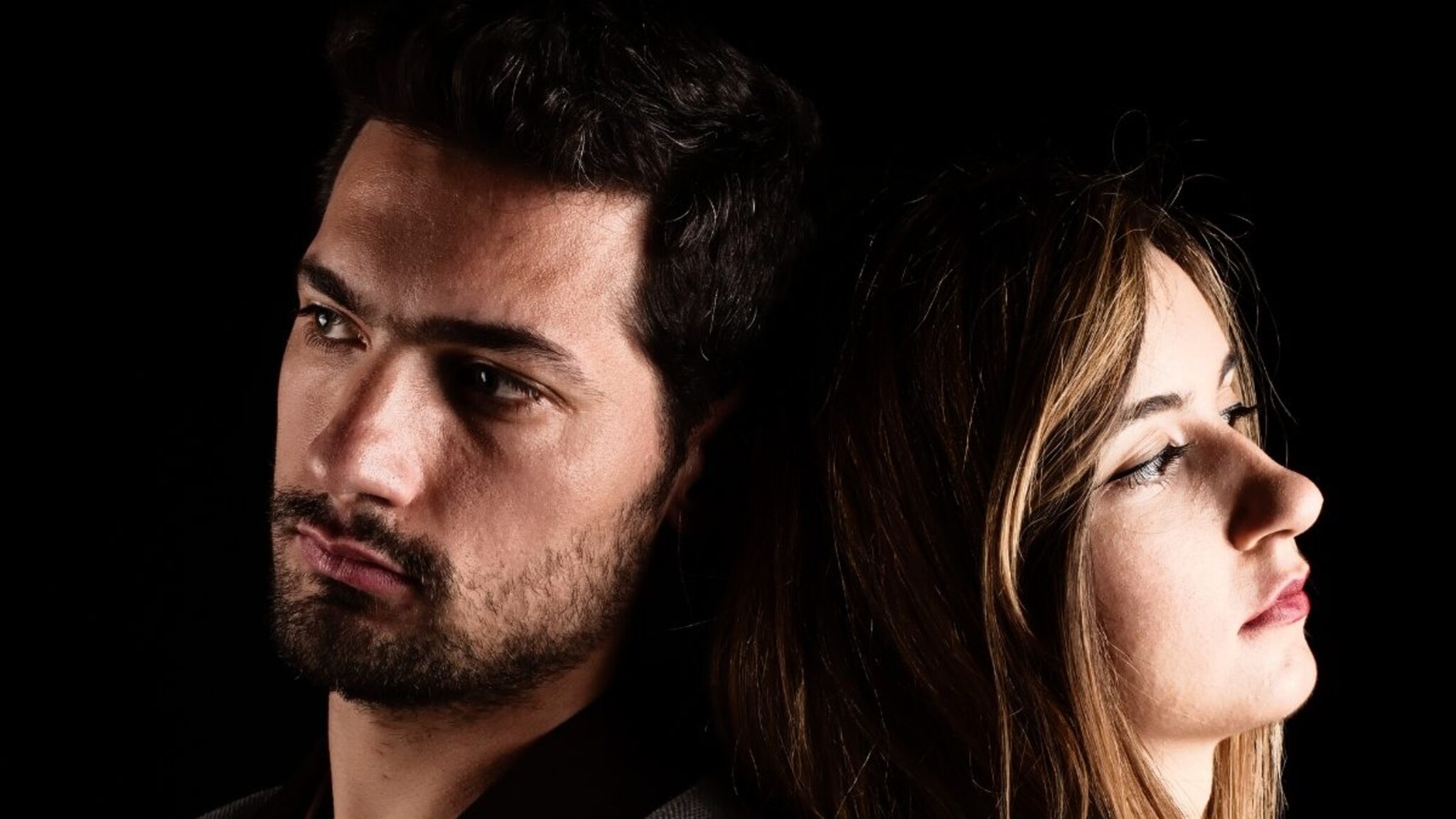 नात्यातील 'सायलेंट मॅनिप्युलेशन' कसा ओळखाल? त्याचे 'हे' 7 संकेत लक्षात घ्या, अन्यथा मजबूत नातंही होईल उद्ध्वस्त!