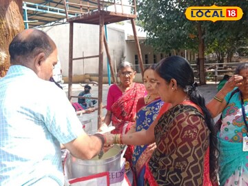 10 वर्षांपासून सेवा, सोलापुरातील अनोखी बँक, 365 दिवस करते मोफत अन्नदान