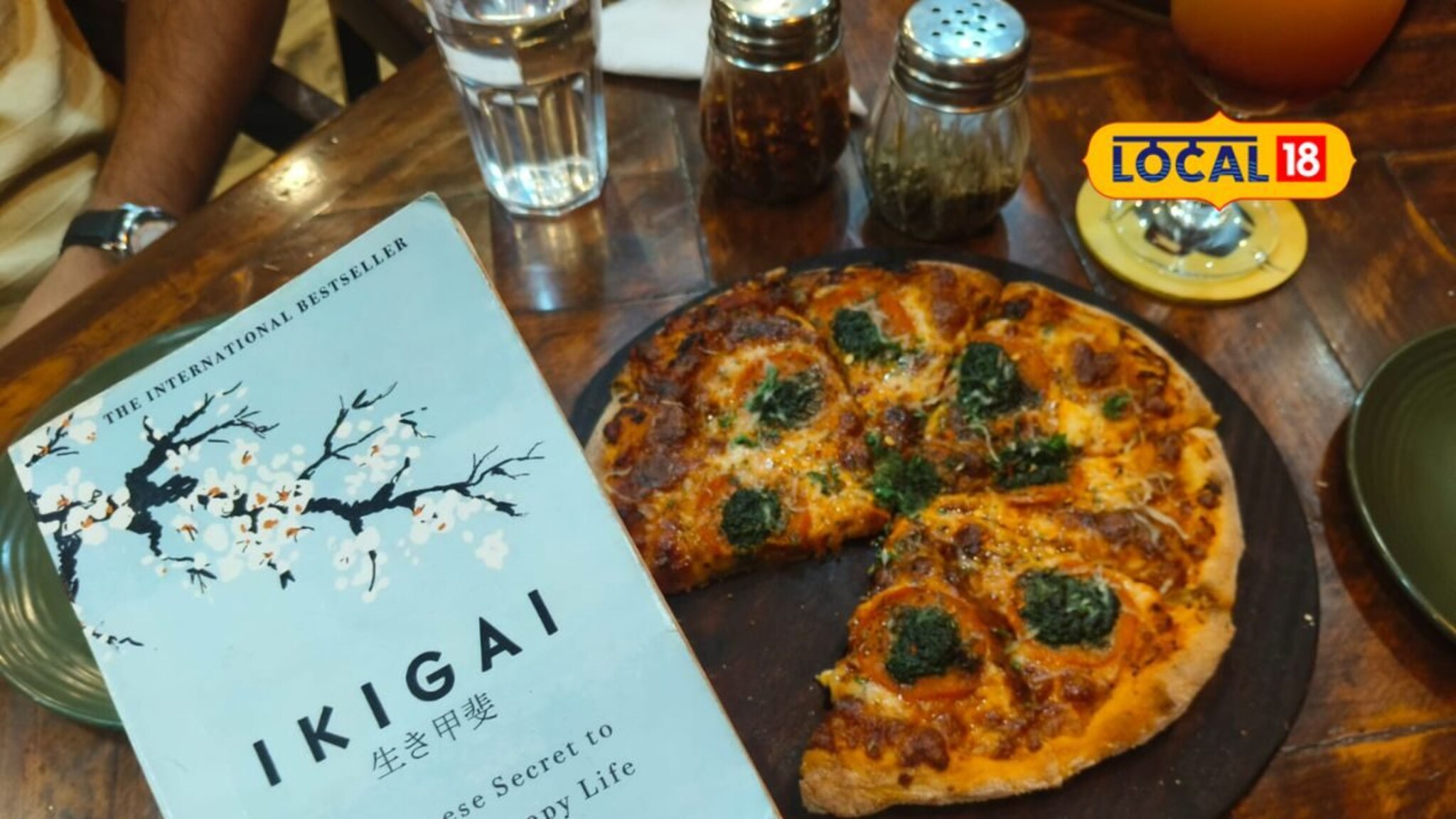 वाचक प्रेमींसाठी खास कॅफे, पुस्तकं वाचण्यासोबत घ्या पदार्थांचा आस्वाद, कल्याणमधील हे ठिकाण माहितीये का?