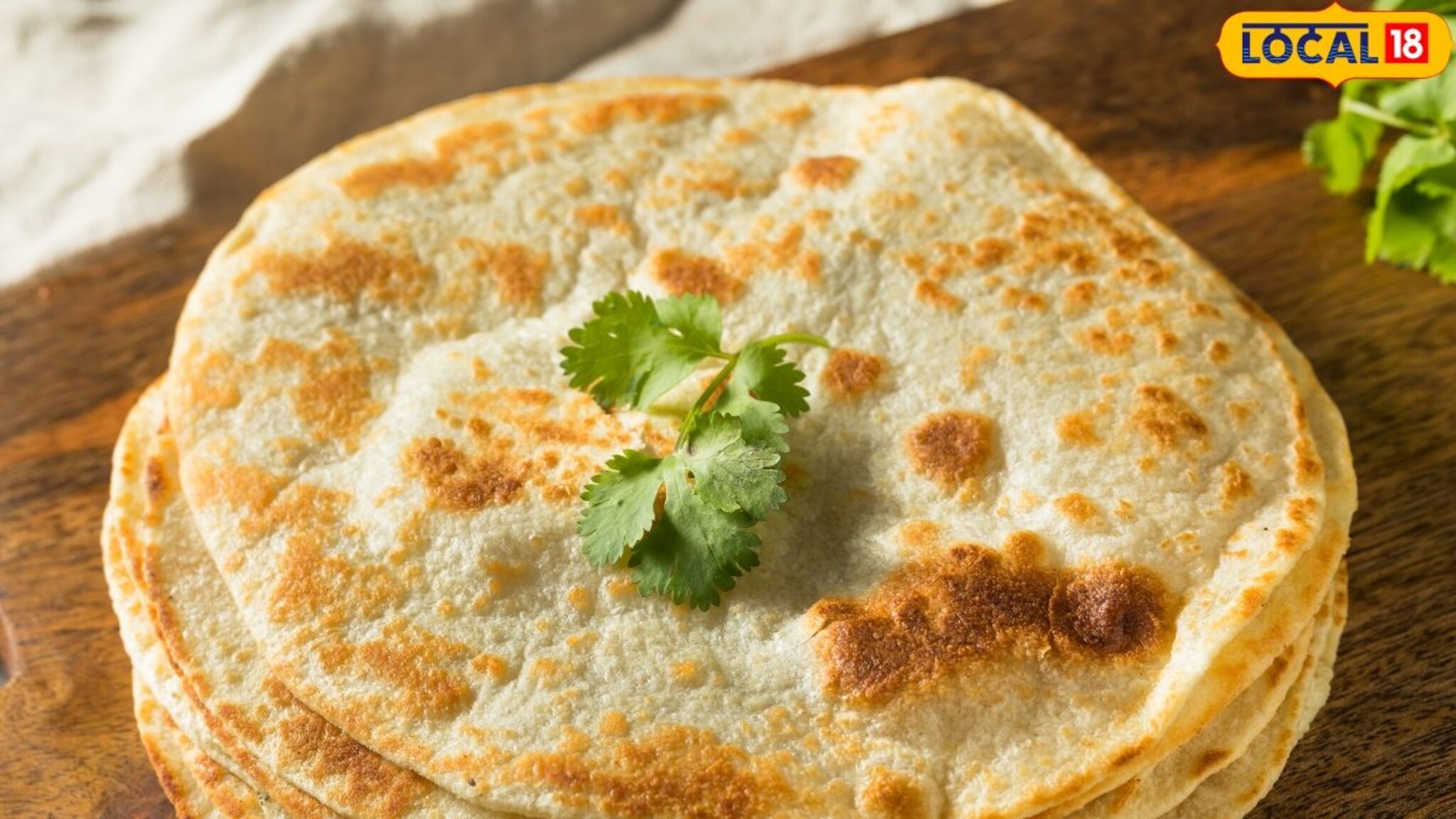 Perfect Chapati Recipe: चपात्या होतील मऊसूत, 2 घास जास्त जातील, वापरून तर बघा 'या' टिप्स!