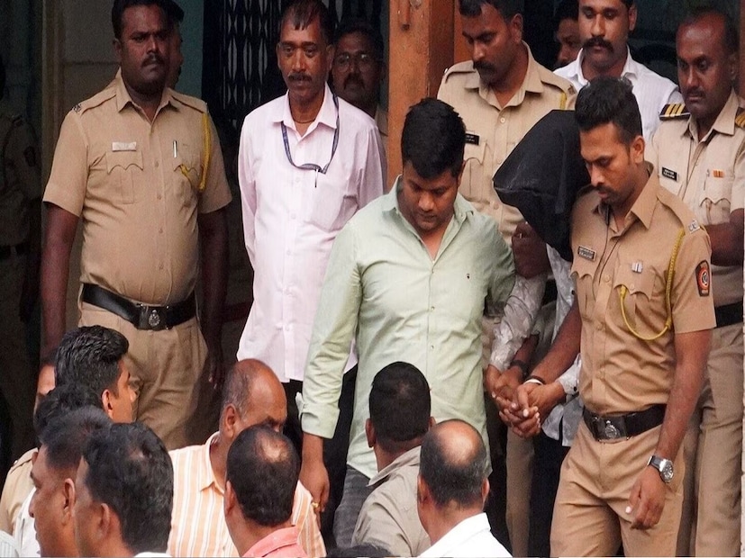 पोलीस कोठडीत असलेल्या दत्ताचे जबाब पोलीस नोंदवून घेत आहेत. त्याचे रक्त आणि केस डीएनए तपासणीसाठी फॉरेन्सिक लॅबकडे पाठविण्यात आल्याची माहिती वरिष्ठ पोलिस अधिकाऱ्यांनी दिली आहे. 