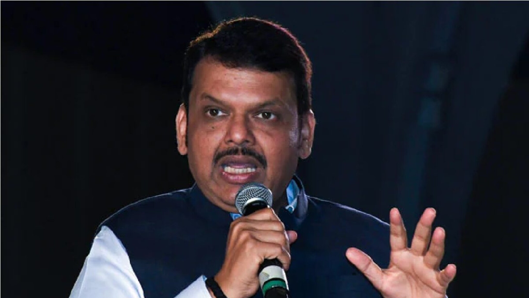 शेतकऱ्यांच्या मोफत वीजेसंदर्भात मुख्यमंत्री देवेंद्र फडणवीस यांची मोठी घोषणा