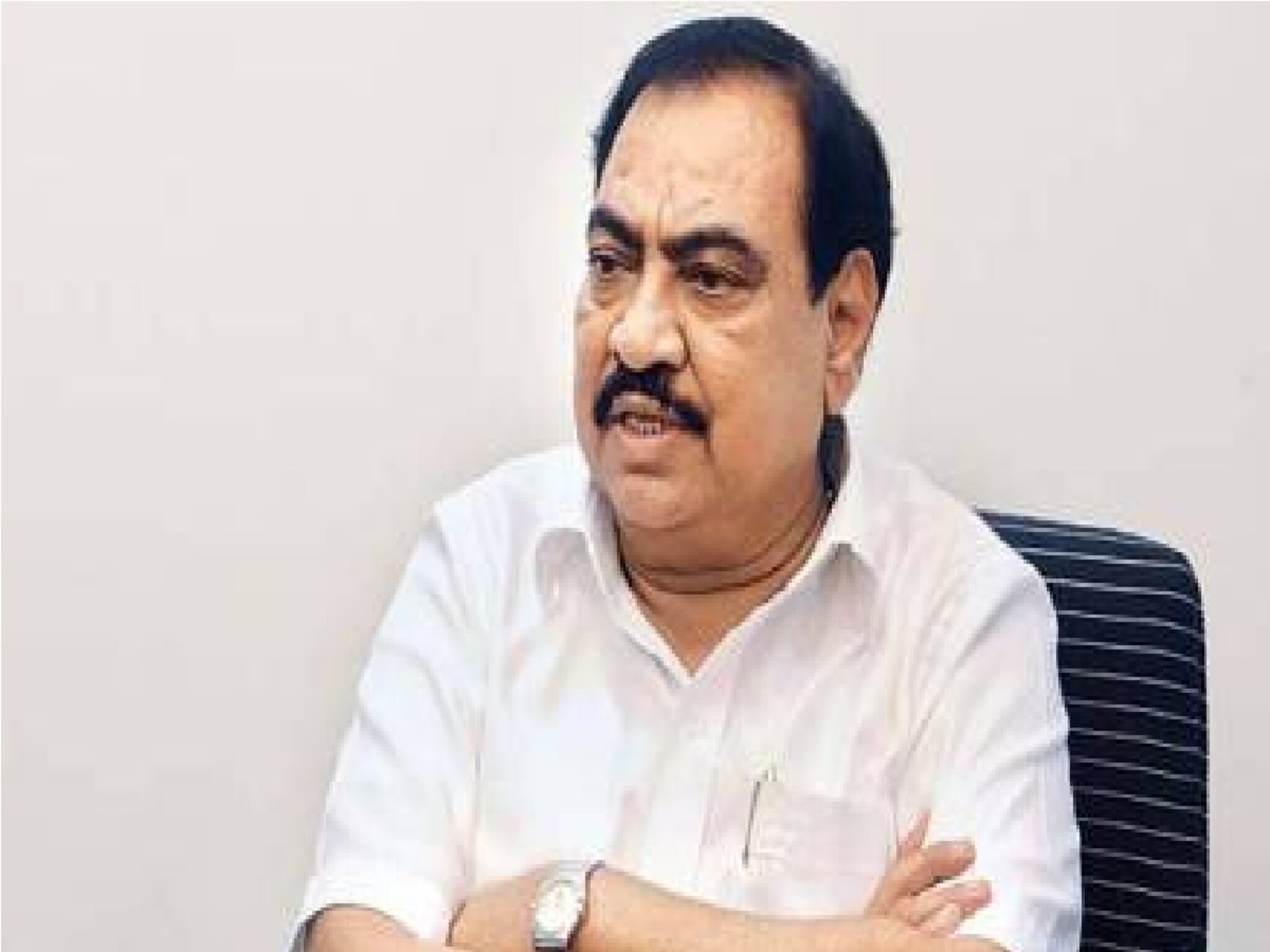 नातीची छेडछाड, खडसे आक्रमक, म्हणाले, महत्त्वाच्या राजकीय व्यक्तीच्या घरी...