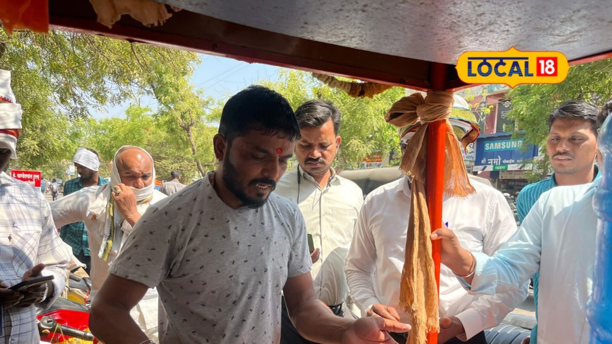 इथं दिवसाला 700 ते 800 ग्लास होतात खाली, लस्सीसाठी तर लागते रांग