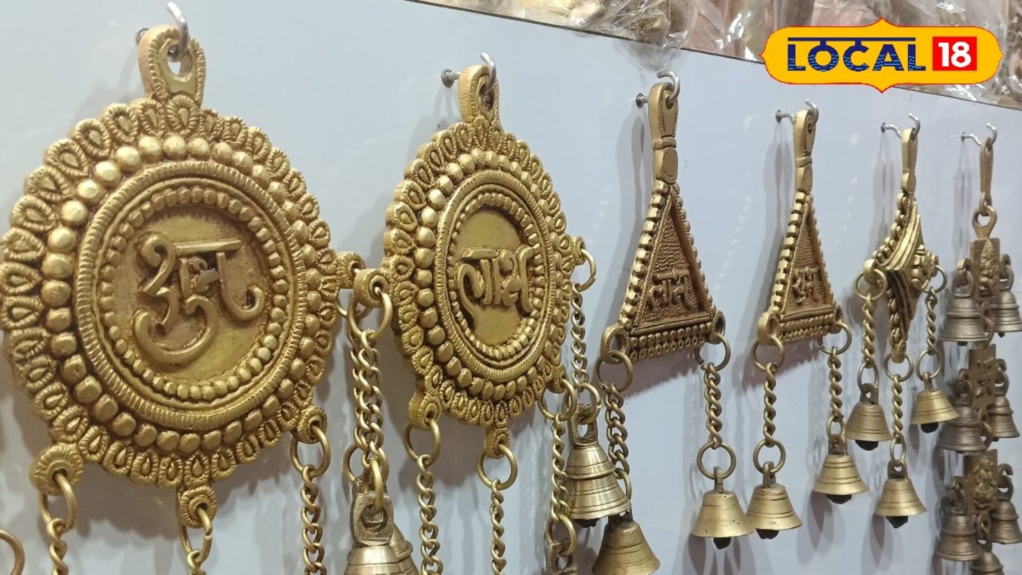 फोटो फ्रेम सोडा, असं गिफ्ट द्या अन् चारचौघात कॉलर टाईट करा, अमरावतीत मिळतंय कुठं