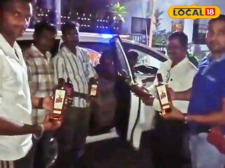 लाल दिवा, नकली गणवेश.. अन् दारूची तस्करी..! कोल्हापुरातला अजब प्रकार.. लाल दिवा, नकली गणवेश.. अन् दारूची तस्करी..! कोल्हापुरातला अजब प्रकार..